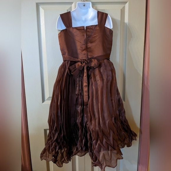 New with Tags Classic Fashion Party, wedding, baptism, Easter, T14 - Picture 2 of 2